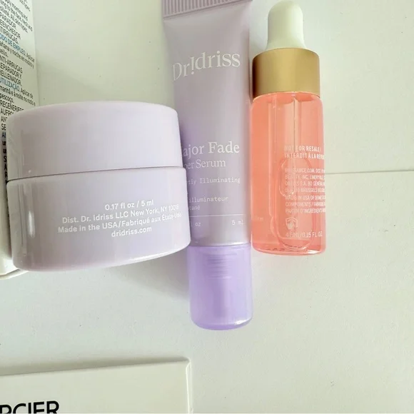 Free Gift with Purchase $50 - Picture 3 of 5